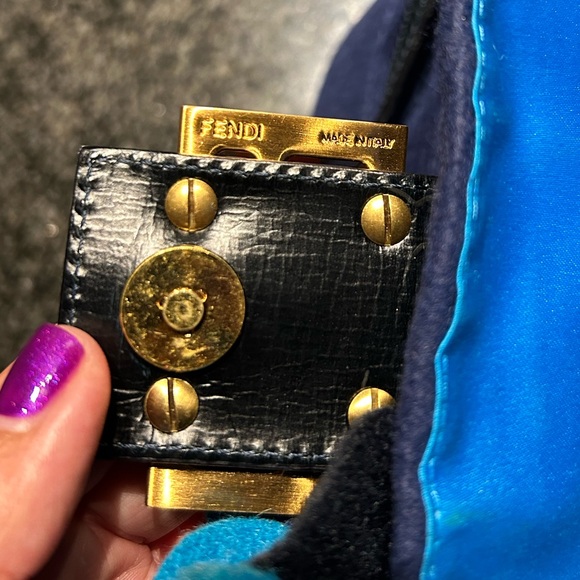 Authentic FENDI baguette wool handbag - Picture 9 of 16